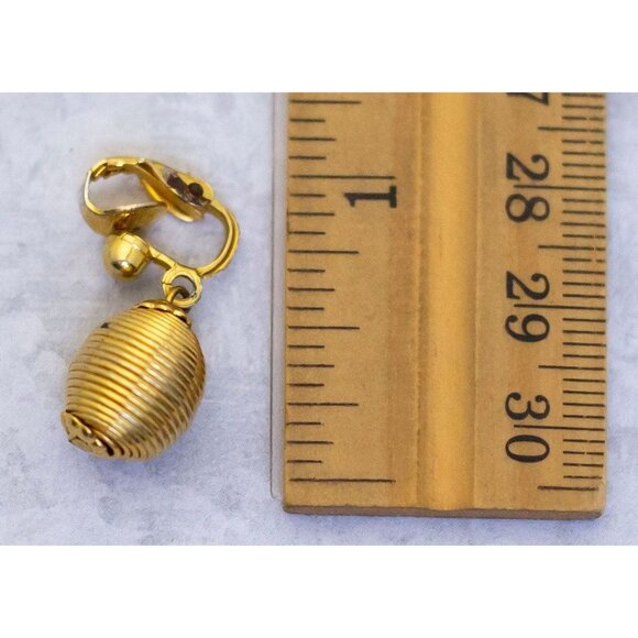 Vintage Gold Tone Earrings, Beehive Earrings, Honey  Clip On Earrings - CF1 - Picture 2 of 2